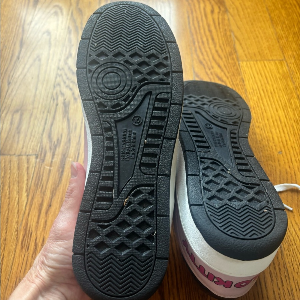 Hello Kitty By Sanrio Pink, Black & White Casual Court Sneakers Women’s Size 10 - Picture 13 of 14